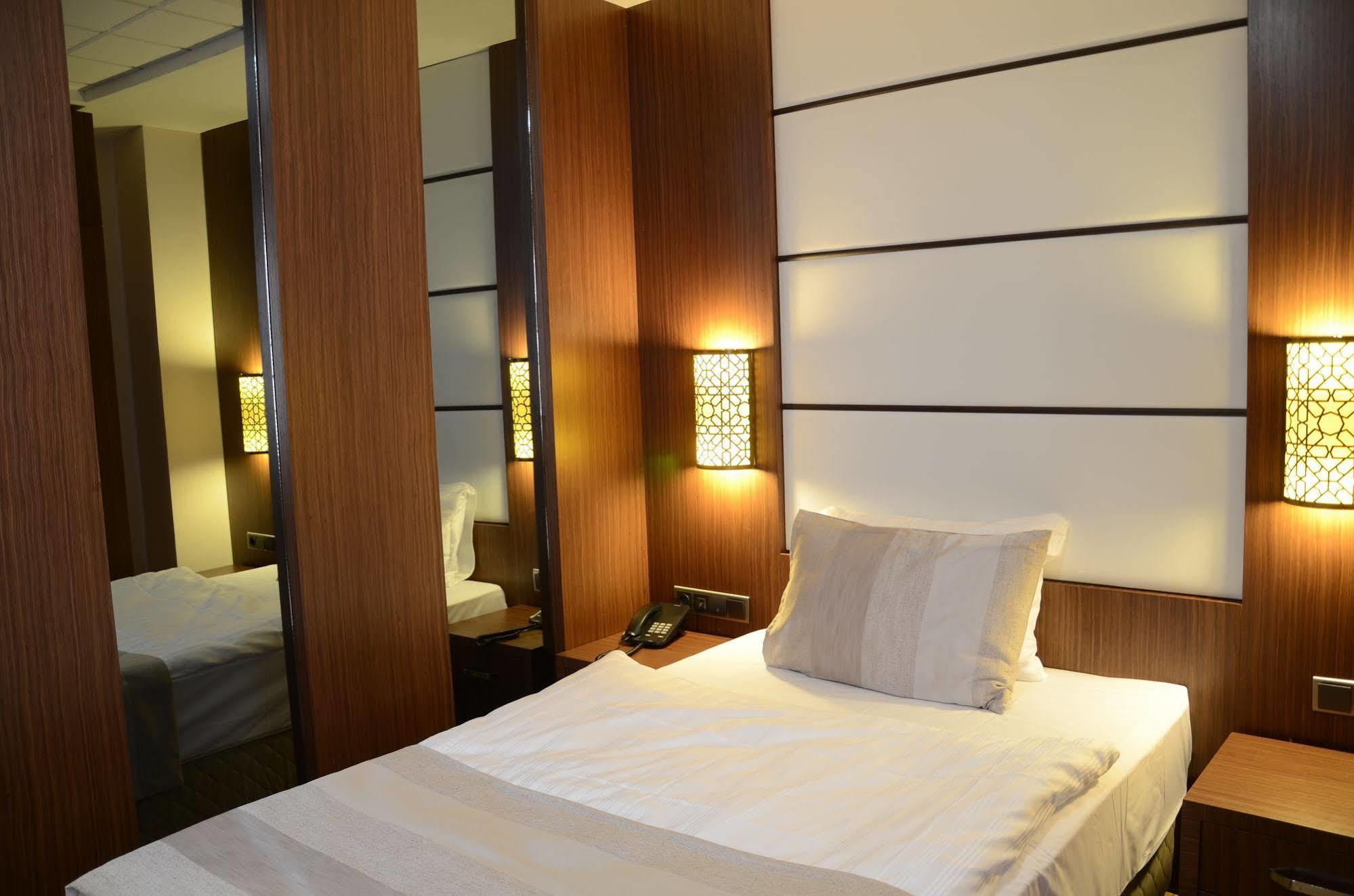 Safa Royal Museum Hotel Konya Bagian luar foto
